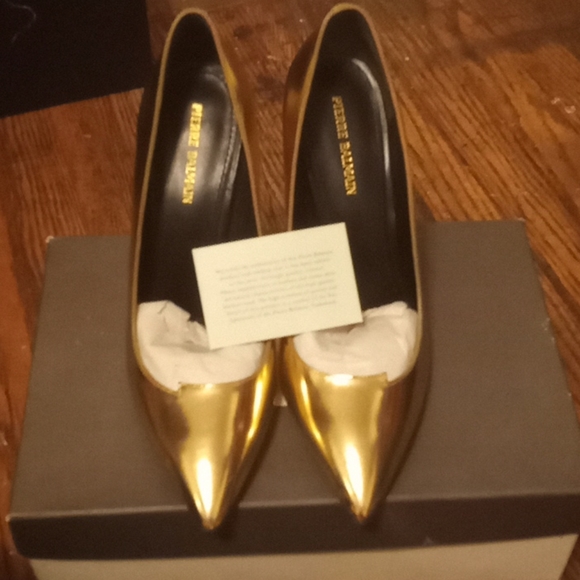 Shoes - Picture 3 of 5